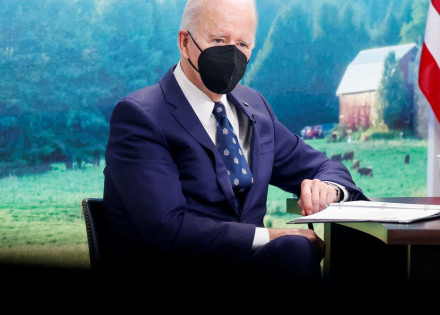 2022-01-04t180516z_1_lynxmpei030q9_rtroptp_4_usa-biden