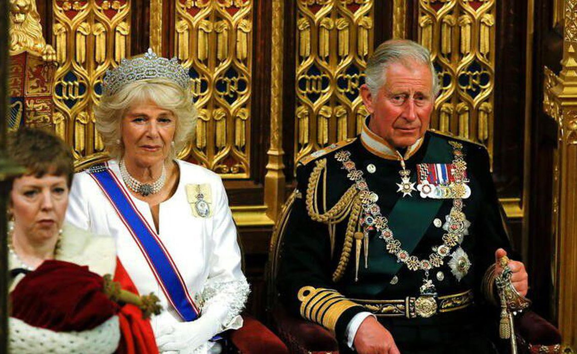 2022-02-06t185203z_1_lynxmpei150cq_rtroptp_3_reinounido-charles-elizabeth