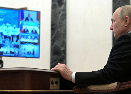 2022-02-21t160144z_1_lynxmpei1k0op_rtroptp_4_russia-putin