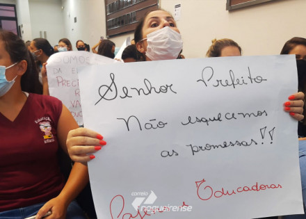 na-camara-educadoras-e-pajens-de-artur-nogueira-fazem-protesto-e-cobram-prefeito-e-vereadores-correio-nogueirense