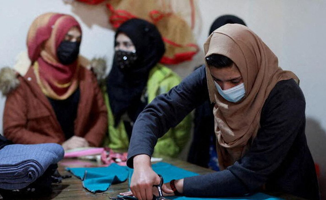 2022-01-20t141623z_1_lynxmpei0j0u9_rtroptp_3_afghanistan-conflict-women-workshop