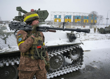 2022-02-25t121623z_1648685489_rc2wqs9f5xo7_rtrmadp_3_ukraine-crisis-fighting