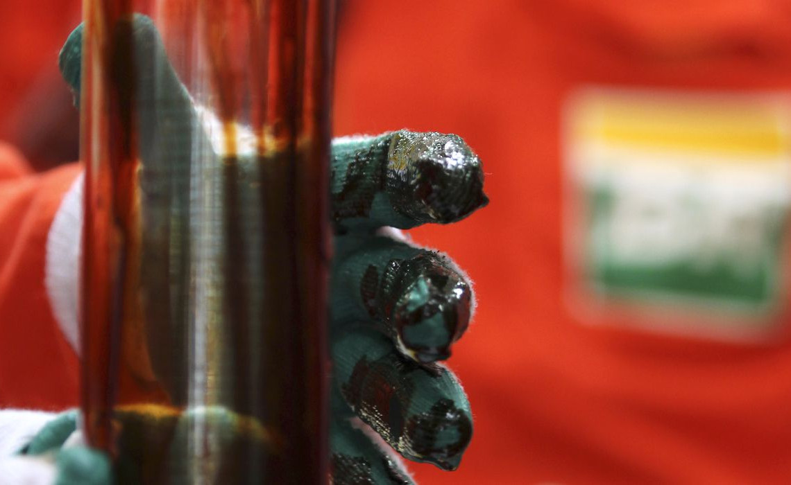 2011-02-16t120000z_1534372485_gm1e72h0dmo01_rtrmadp_3_petrobras