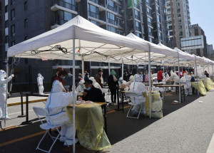 2022-03-14t124027z_1_lynxnpei2d0me_rtroptp_4_saude-covid-china