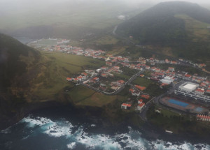 2022-03-25t232406z_1_lynxnpei2o14d_rtroptp_4_portugal-azores-quake