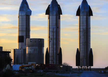 2022-03-26t000000z_1971444030_mt1nurpho000uen5dj_rtrmadp_3_usa-spacex