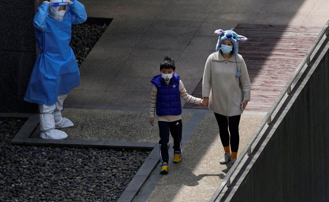 2022-04-06t131257z_1_lynxnpei350nm_rtroptp_4_health-coronavirus-china