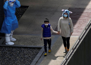 2022-04-06t131257z_1_lynxnpei350nm_rtroptp_4_health-coronavirus-china