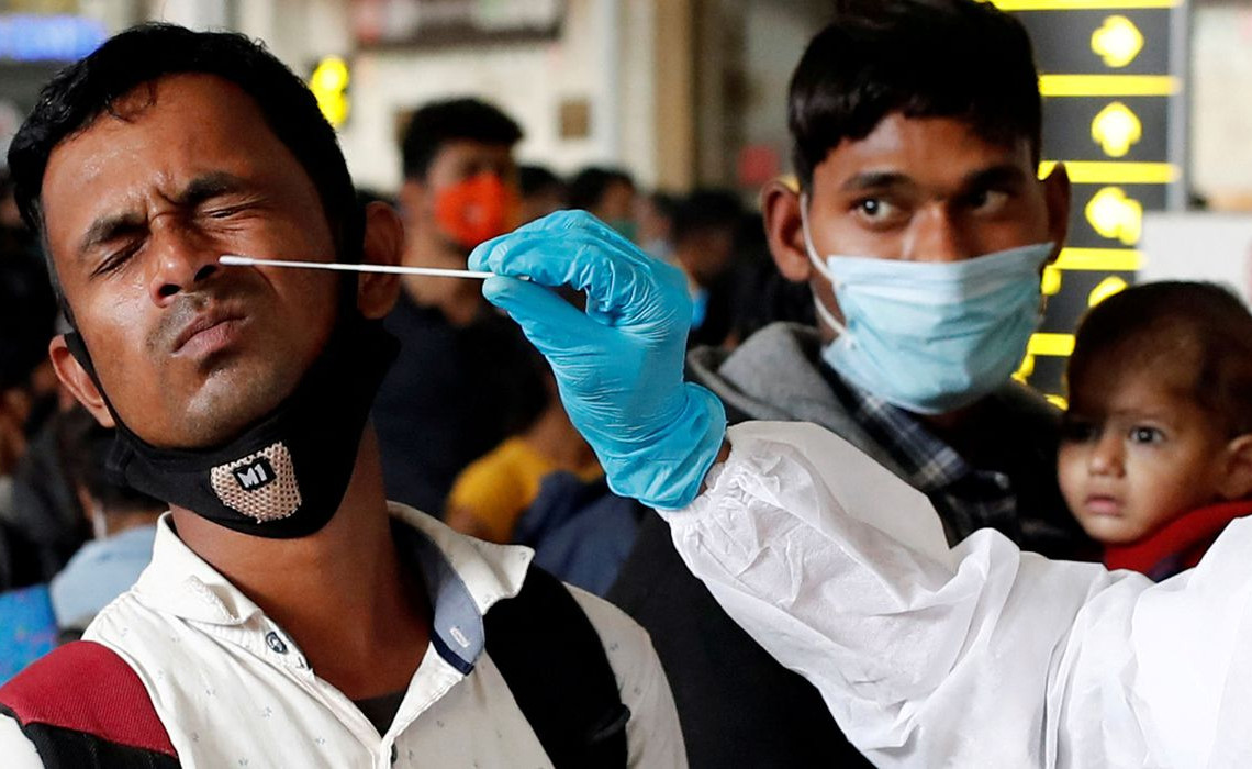 2022-04-18t123245z_1_lynxnpei3h0b3_rtroptp_4_health-coronavirus-asia-cases
