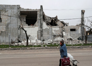 2022-04-20t081202z_599606988_rc2bqt935z83_rtrmadp_3_ukraine-crisis-mariupol-corridor