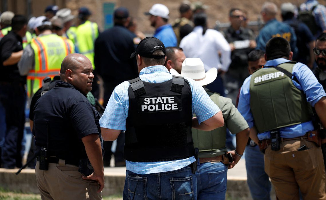 2022-05-24t210415z_1_lynxnpei4n14o_rtroptp_4_texas-shooting