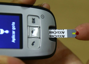 Exame da curva glicêmica; insulina,monitor de glicemia