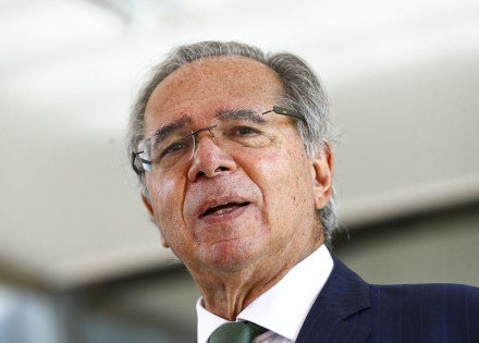O ministro da Economia, Paulo Guedes, durante entrevista coletiva.