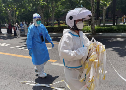 2022-05-19t125000z_1_lynxnpei4i0j8_rtroptp_4_saude-covid-xangai-compras