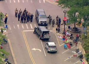 2022-07-04t180201z_1_lynxmpei630nq_rtroptp_4_eua-feriado-tiros