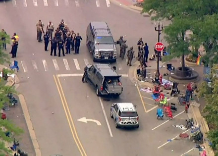 2022-07-04t180201z_1_lynxmpei630nq_rtroptp_4_eua-feriado-tiros