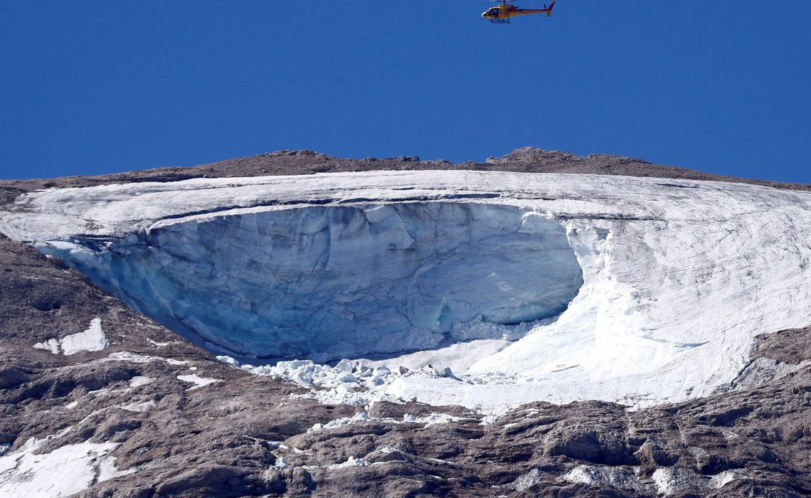 2022-07-05t164818z_1_lynxmpei640rw_rtroptp_4_italy-mountain-ice-collapse-voxpops