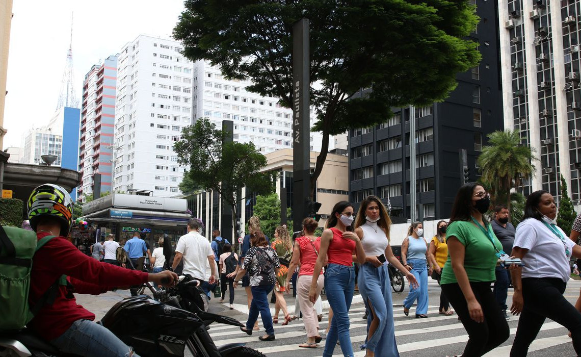 Taxa de desemprego cai para 9,3% no segundo trimestre
