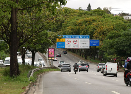 São Paulo - Início da Rodovia Raposo Tavares.