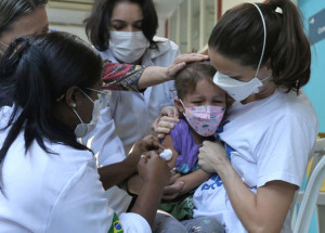 vacinacao_de_criancas_de_4_anos_covid-19_abr_20220715_0860