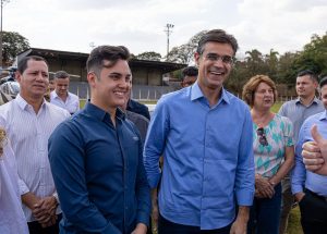 governador-rodrigo-garcia-e-lucas-sia-visitam-obra-de-pavimentacao-da-estrada-sao-bento-correio-nogueirense
