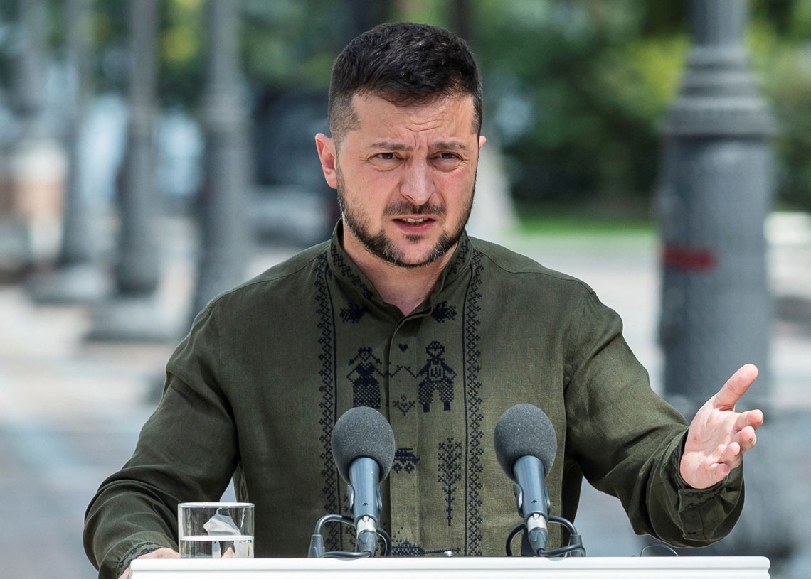 zelenskiy-diz-que-acidente-radioativo-foi-evitado-por-pouco-em-usina