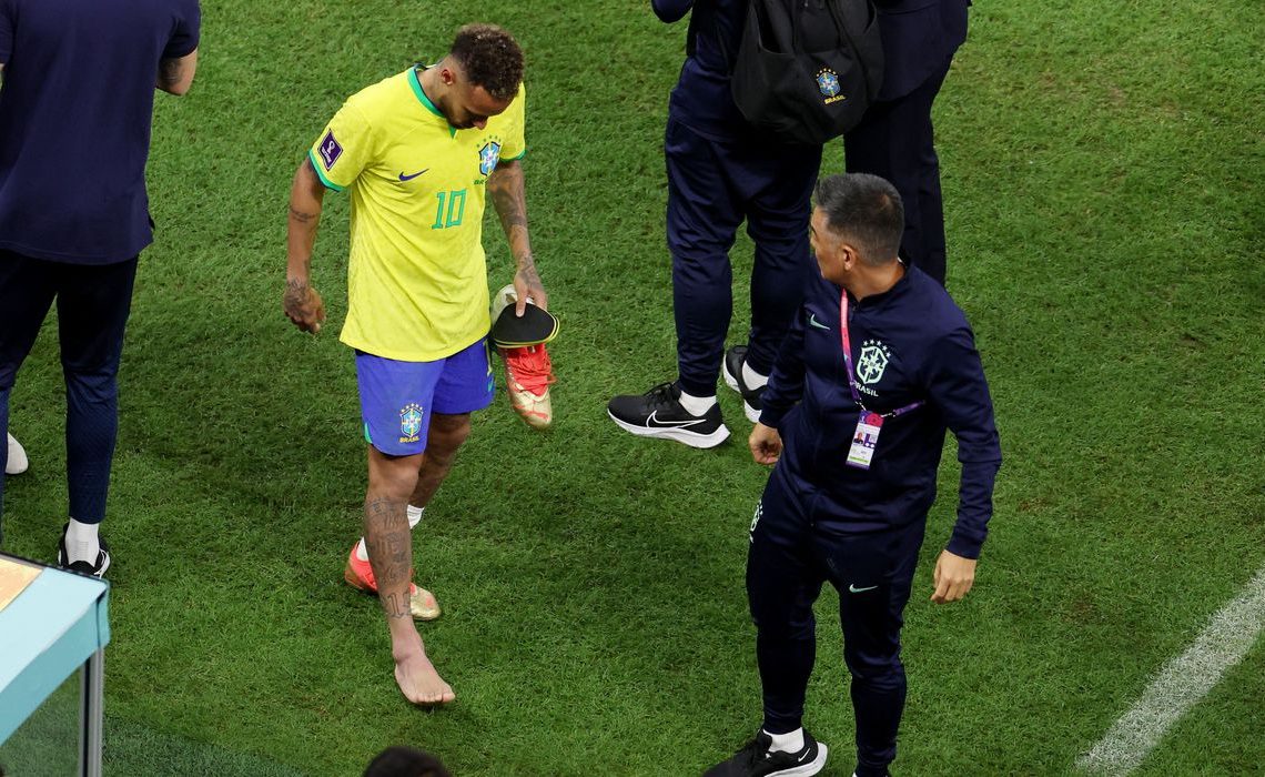 2022-11-24t205907z_1596542450_up1eibo1mahyc_rtrmadp_3_soccer-worldcup-bra-srb-report