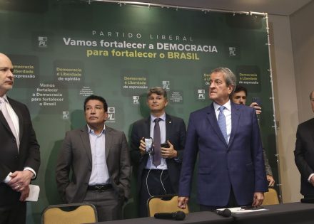 representacao-do-pl-quer-invalidar-votos-de-alguns-modelos-de-urnas