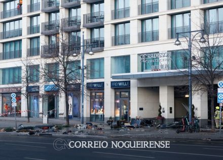 aquario-gigante-de-berlim-explode-e-1-500-peixes-morrem-correio-nogueirense