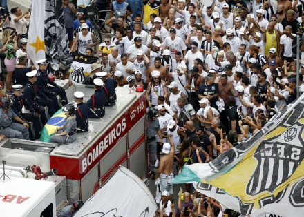 2023-01-03t143240z_1197197025_up1ej1314ee5b_rtrmadp_3_soccer-pele-wake