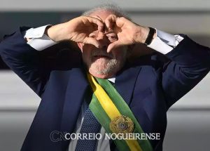 livro-de-posse-e-faixa-presidencial-que-lula-usou-sao-oficiais-correio-nogueirense