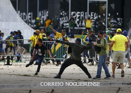 manifestantes-invadem-congresso-planalto-e-stf-correio-nogueirense