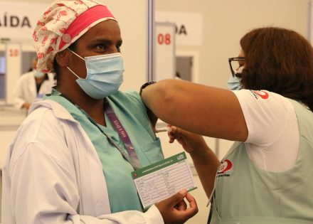 _vacinacao_covid-19_hospital_das_clinicassao_paulo_rvrsa_2001213898