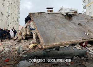 grande-terremoto-atinge-a-turquia-siria-centenas-de-mortos-muitos-presos-correio-nogueirense