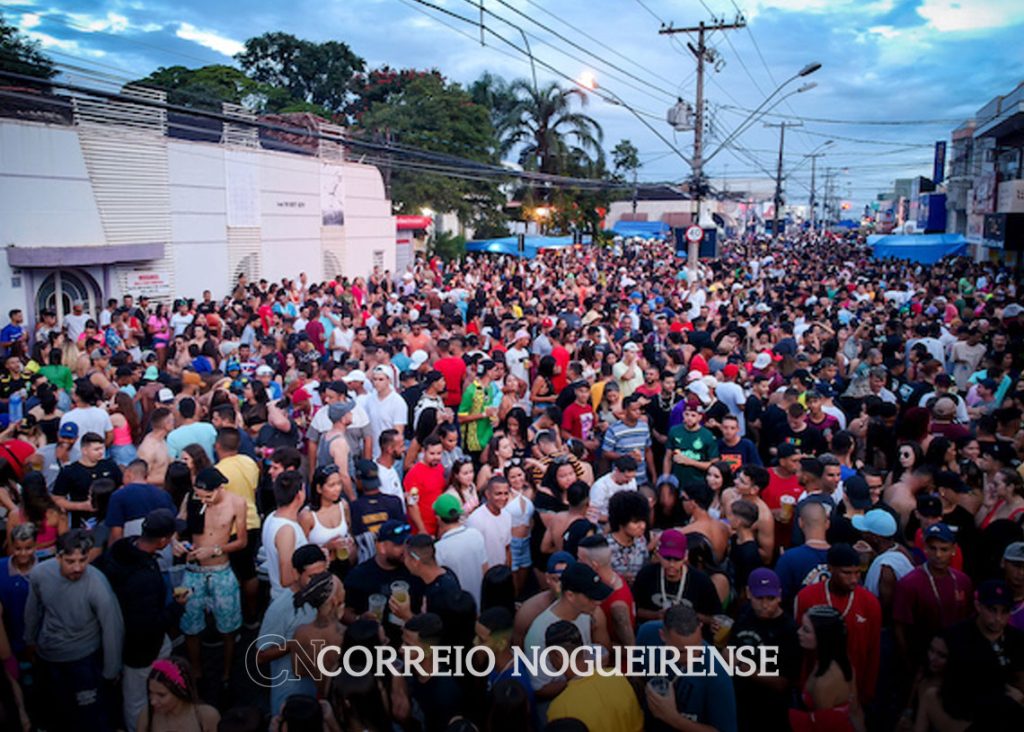 PréCarnaval de Artur Nogueira agita avenida e arrasta multidão