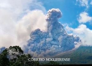 vulcao-merapi-na-indonesia-entra-em-erupcao-e-libera-nuvem-quente-correio-nogueirense