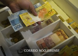 brasileiros-usam-cada-vez-menos-dinheiro-em-especie-diz-bc-correio-nogueirense