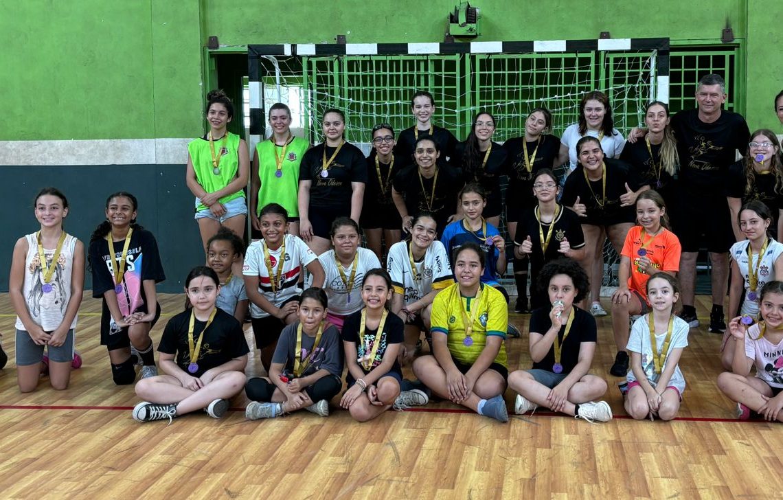Brincando de handebol