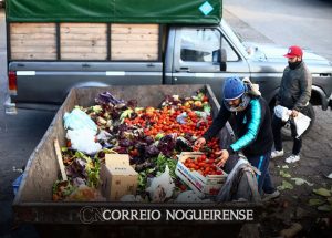 argentinos-buscam-alimentos-descartados-para-sobreviver-correio-nogueirense