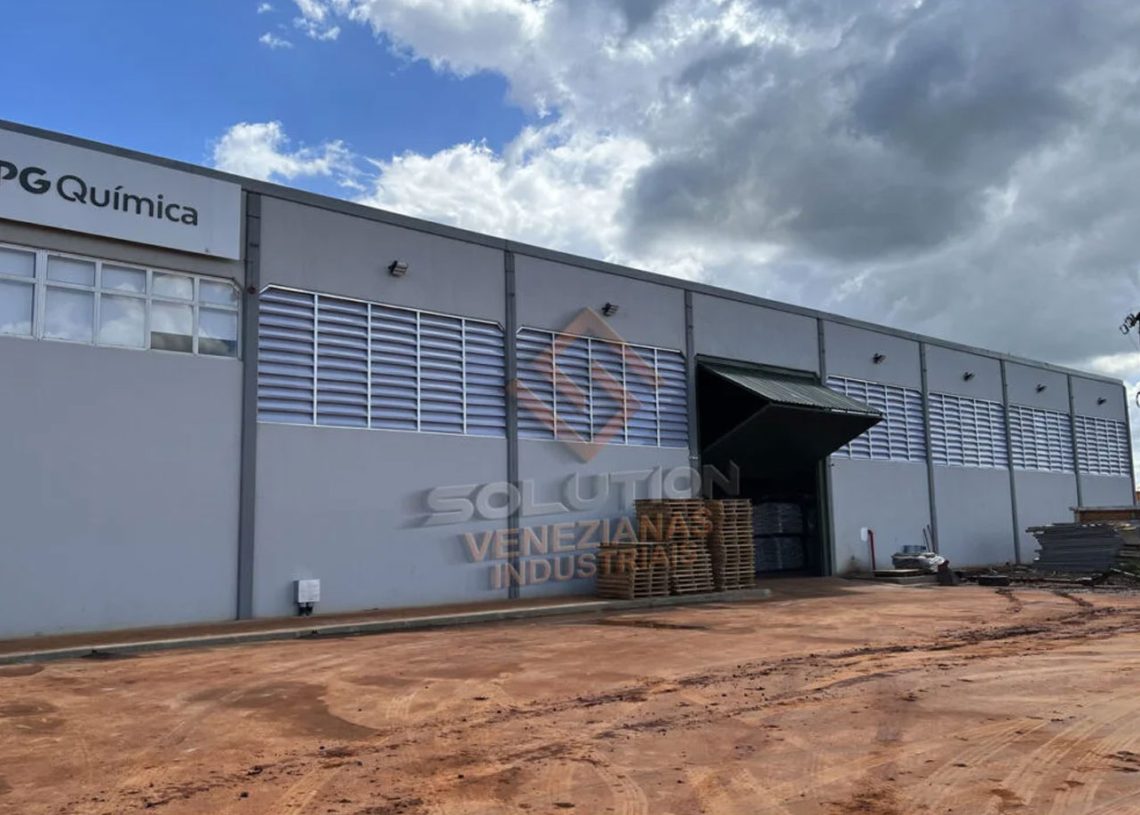 veneziana-industrial-de-pvc-correio-nogueirense