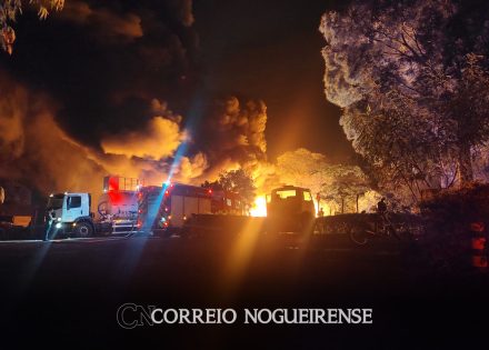 trabalho-conjunto-da-defesa-civil-e-corpo-de-bombeiros-controla-incendio-em-empresa-de-artur-nogueira-correio-nogueirense