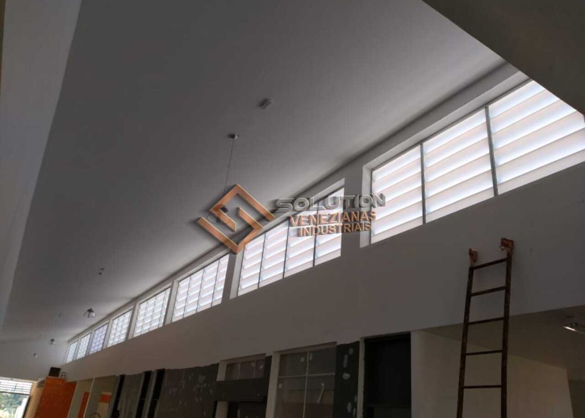 veneziana-industrial-solution-venezianas-industriais-lanternim-680