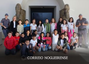 alunos-do-proerd-de-artur-nogueira-visitam-o-mab-correio-nogueirense