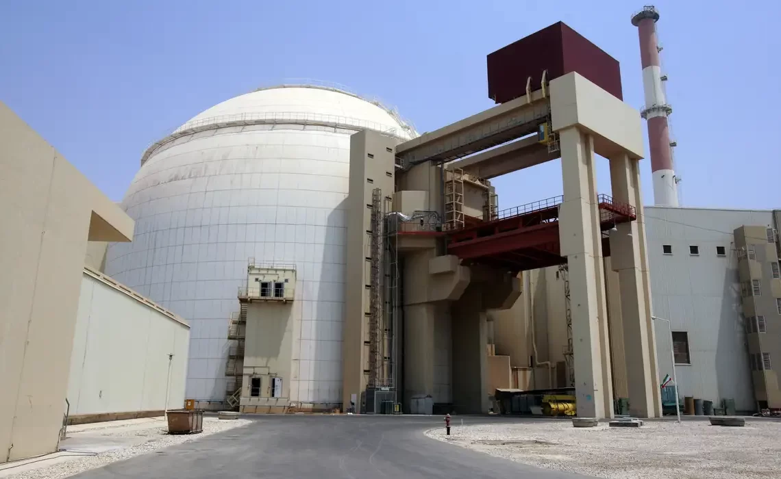 2010-08-2gm1e68l1j2301_rtrmadp_3_iran-nuclear-bushehr