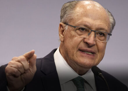 governo-vai-trabalhar-para-reverter-taxacao-dos-eua-diz-alckmin-correio-nogueirense