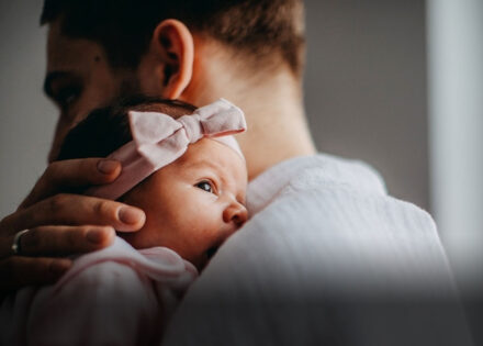 parlamentares-buscam-consenso-para-licenca-paternidade-de-60-dias-correio-nogueirense