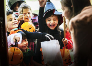 em-ritmo-de-halloween-criancas-vao-a-caca-aos-doces-no-paulinia-winner-mall-shopping-nesta-sexta-feira-31-correio-nogueirense