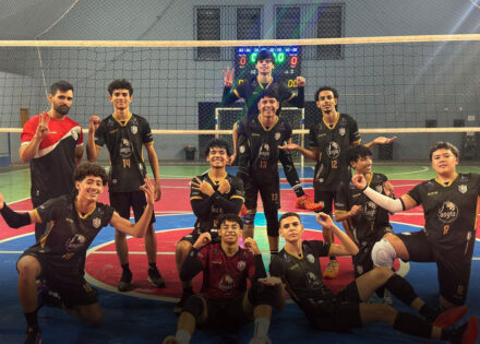 volei-sub-18-de-artur-nogueira-vence-aguas-de-lindoia-e-garante-vaga-na-final-da-adr-correio-nogueirense