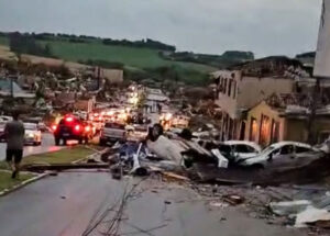 ciclone-causa-destruicao-deixa-4-mortos-e-400-feridos-no-parana-correio-nogueirense