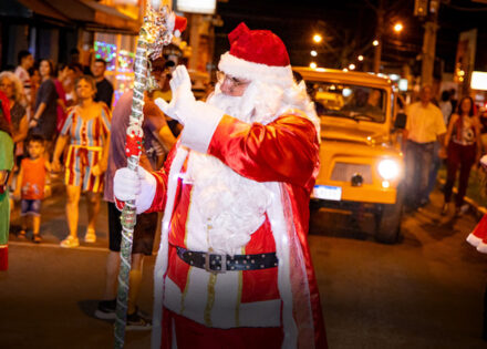 papai-noel-chega-a-artur-nogueira-nesta-sexta-e-abre-oficialmente-o-natal-encantado-2025-correio-nogueirense